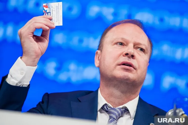 За вновь избранного главу политсовета призывал голосовать и его технический оппонент