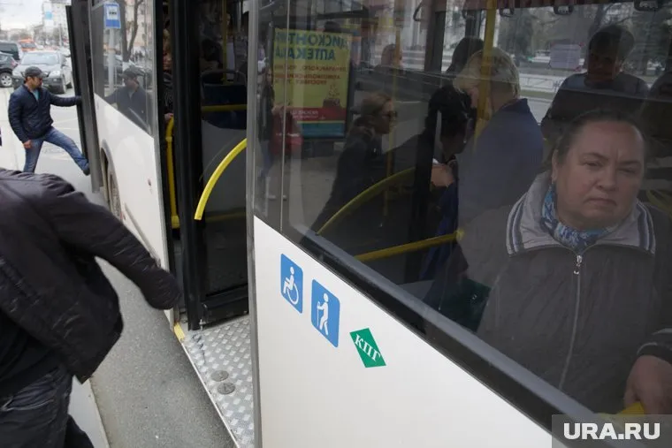 Перевозчик, обслуживающий 106-й маршрут, заявил о нехватке водителей