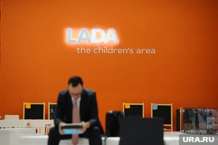Опытную партию электромобилей Lada e-Largus запустят в декабре 2023 года