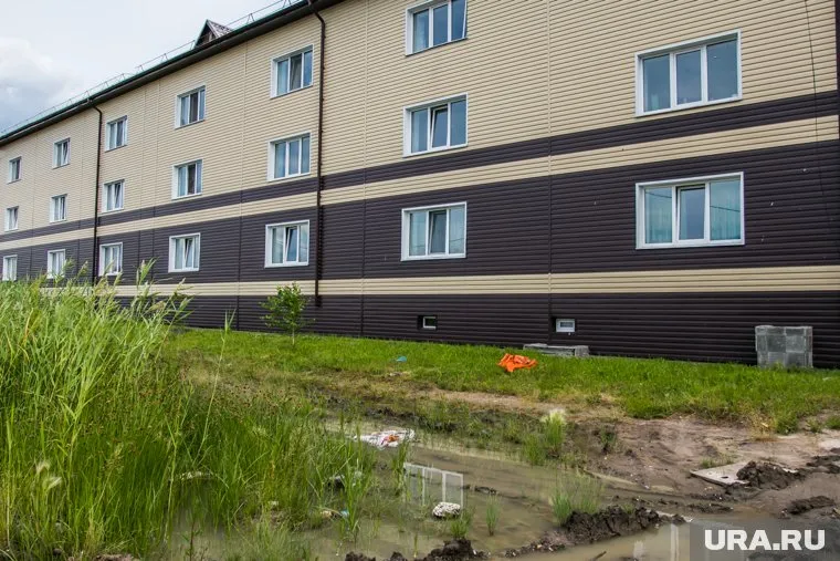 В очереди на получение квартир стоят почти две тысячи сирот