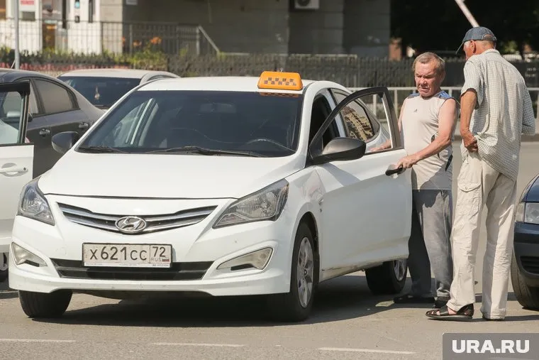 В Тюмени не хватает водителей такси