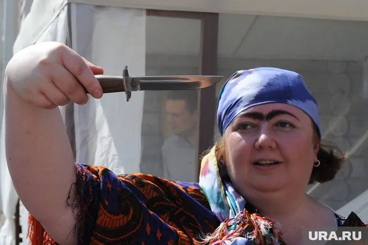 Ссора из-за костюма на рынке превратилась в поножовщину