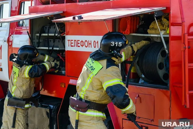На место пожара приехало подразделение, дежурившее на избирательном участке