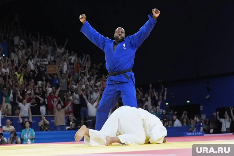 Тедди Ринер одержал победу над Ли Ен Хваном со счетом 10:0