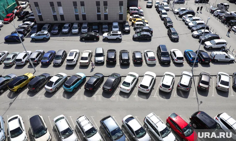 1 декабря вступают в силу новые тарифы утильсбора, из-за которых иномарки станут значительно дороже