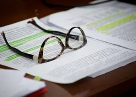 Некоторым российским компаниям разрешат полгода работать без лицензий