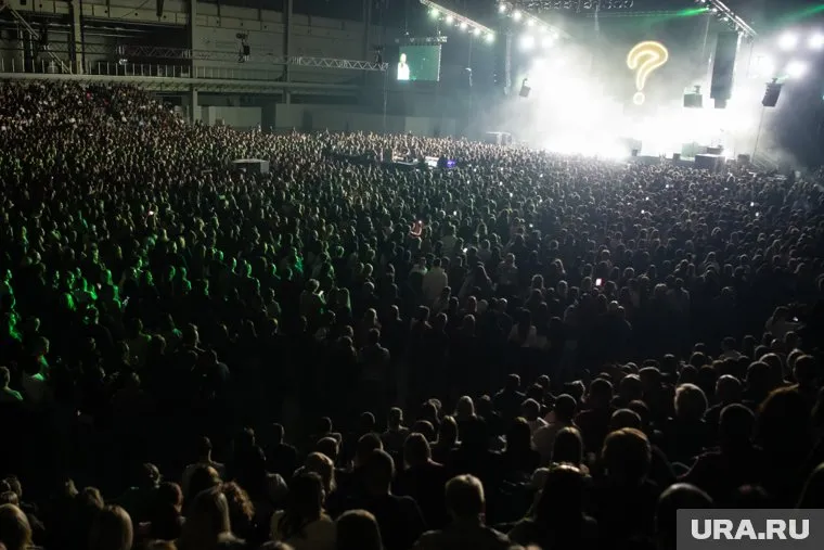 Ди Каприо появился на сцене под бурные аплодисменты