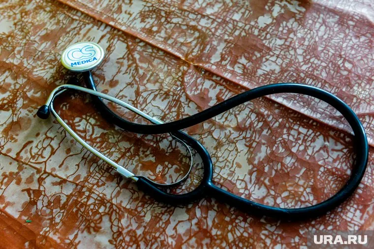 Врачи двух челябинских больниц получили почетные звания