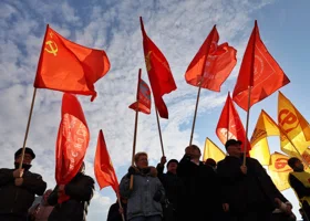 Эффект домино: почему в курганском округе коммунисты массово ушли из партии