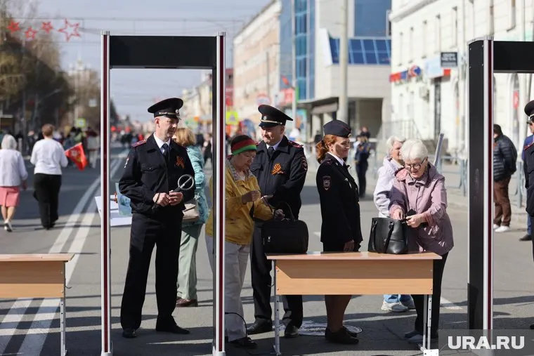 Для безопасности людей организованы КПП