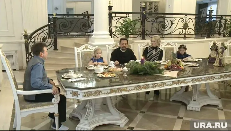 «Напел на интерьерчик…» Пользователи соцсетей высказали свое отношение к дому певца