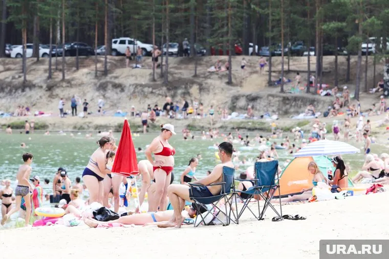 На курганском пляже появилась платная зона отдыха