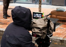 В ЯНАО оператору для съемки рилсов обещают зарплату более 300 тысяч рублей