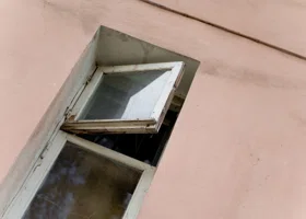 Власти Соликамска проверят дом на Володарского после обрушения перекрытий