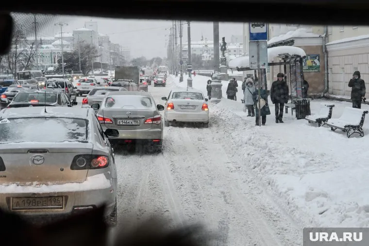Движение парализовано почти на всех улицах в центре