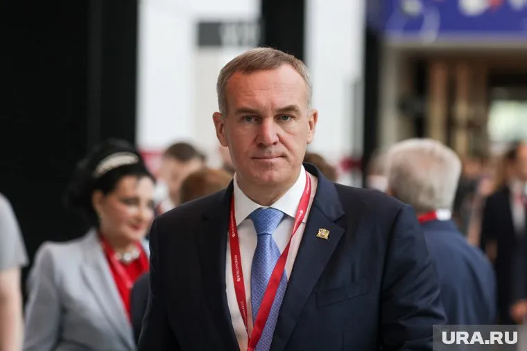 Руслан Кухарук подписал три соглашения на ПМЭФ-2025