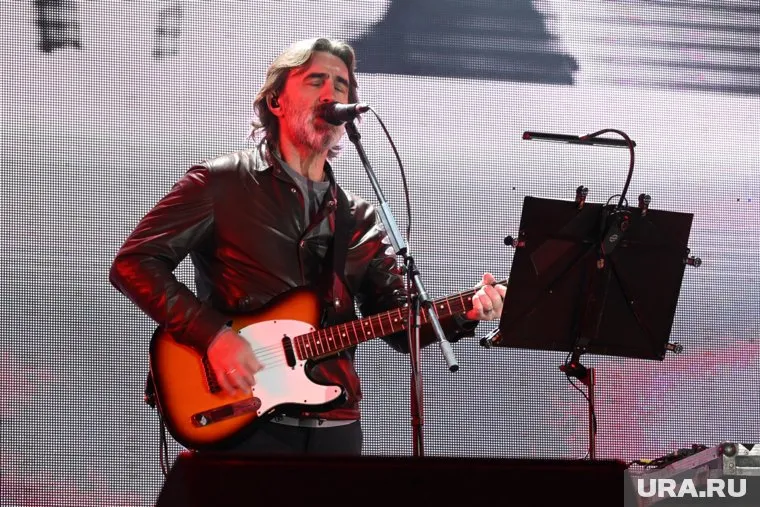 На сцене у Театра-Театра выступал Вячеслав Бутусов