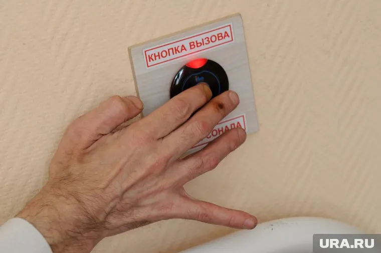 Сотрудники пансионатов, где выявлен коронавирус, получат в среднем на 10000 рублей больше