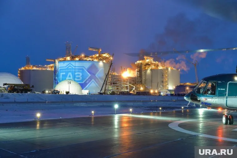 Резервуары для газа на заводе «Ямал СПГ» выглядят как банка сгущенки.