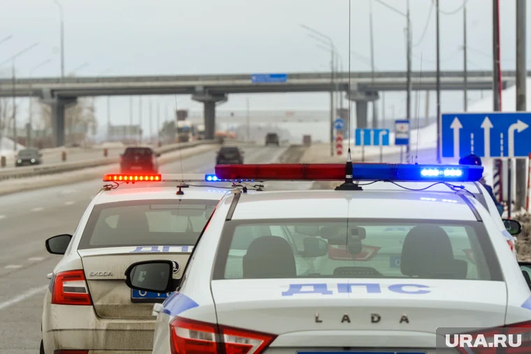 Наряд ДПС несет службу под Тобольском