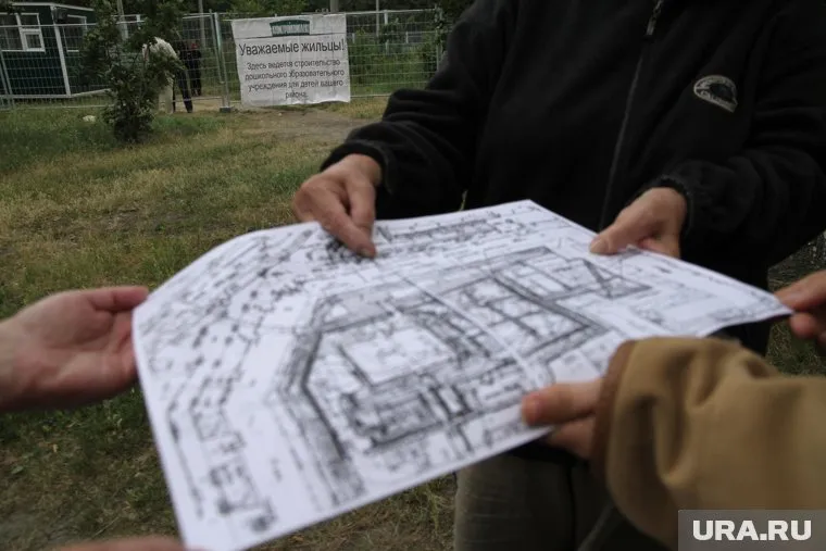 Жильцы дома боятся, что если проблему не решить, она может привести к обрушению дома