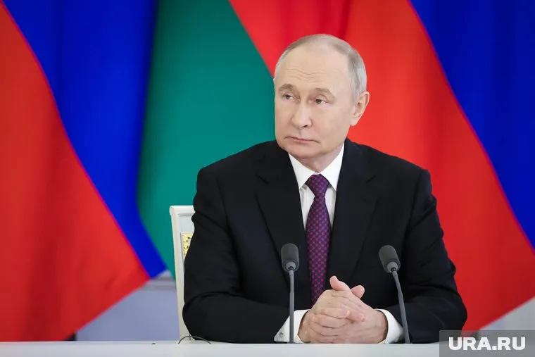 Путин поздравил капитана "Адмирала Григоровича" с повышением в звании