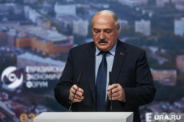Александр Лукашенко ужесточил правила продления или получения белорусского паспорта