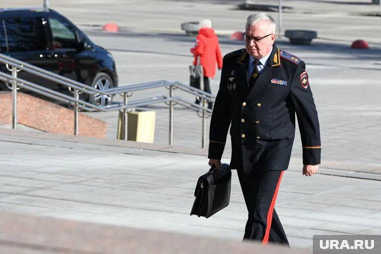 Александр Мешков (на фото) недоволен отделом, которым пока еще руководит Праведников