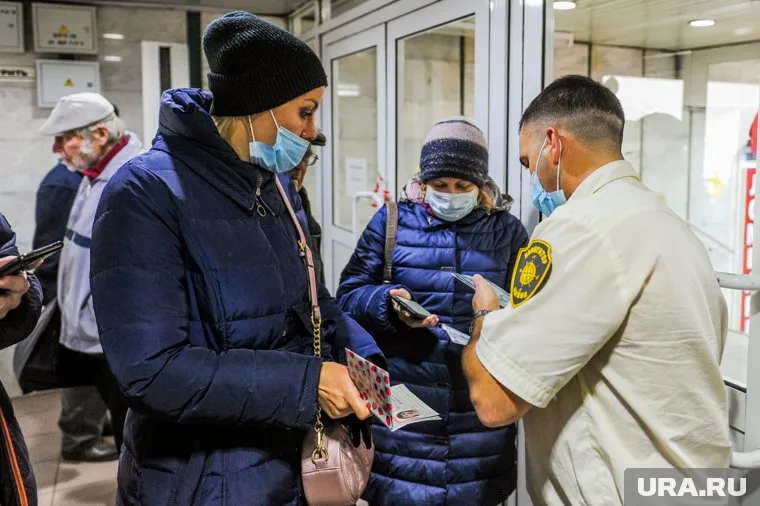 С 30 октября вход в ТРК города исключительно по QR-коду