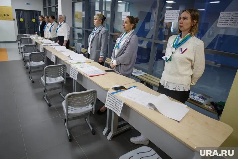 Председатель ИК ЯНАО Андрей Гиберт отчитался о результатах первого дня выборов президента