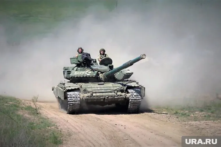 ВСУ задействовали танки в попытках прорваться в Курскую область, передает WarGonzo