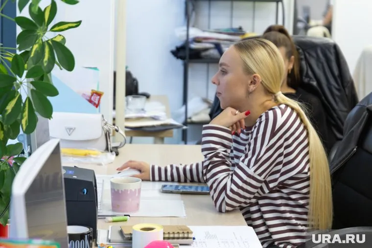 8 мая является обычным выходным, а не праздничным днем