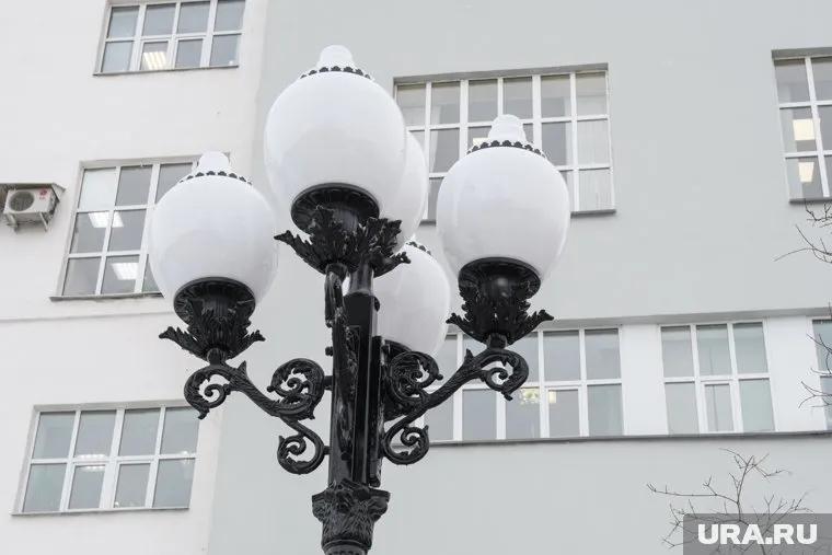 Освещение на улицах Салехарда начало работать раньше запланированного