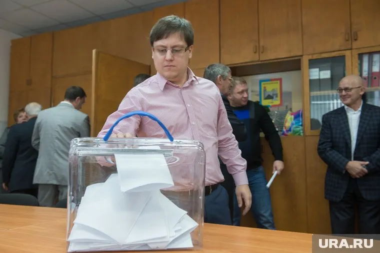 Андрей Еланцев настаивает на проведении референдума несмотря на абсурдность ситуации