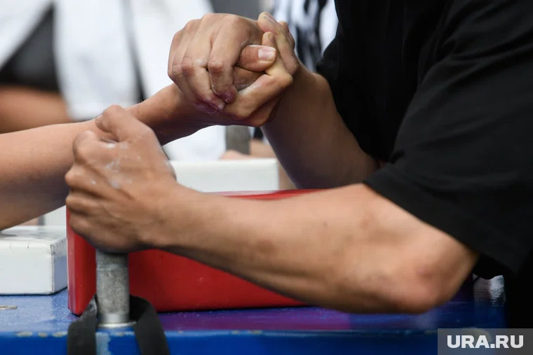 Спортсмены показали себя в настольном теннисе, армрестлинге и пауэрлифтинге