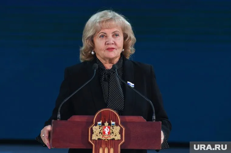 Врачи отблагодарили Людмилу Бабушкину за новый рентгеновский комплекс