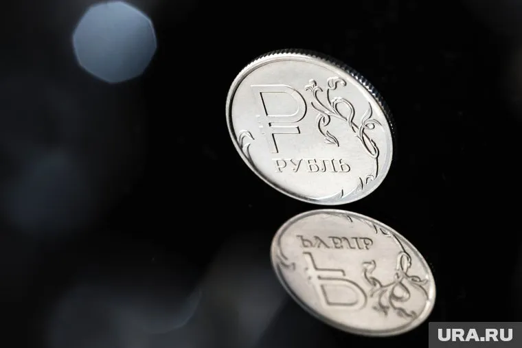 Российская валюта может сильно упасть по отношению к евро и американскому доллару