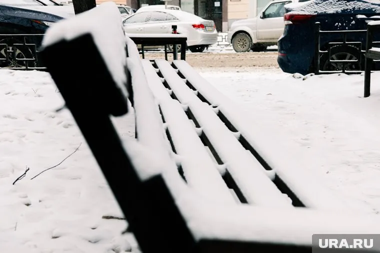 Мать младенца бросила его на скамейке, так как не знала, что с ним делать