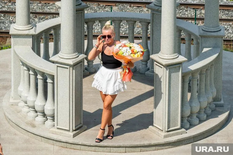 Депутат предложил российским женщинам носить мини-юбки для повышения рождаемости