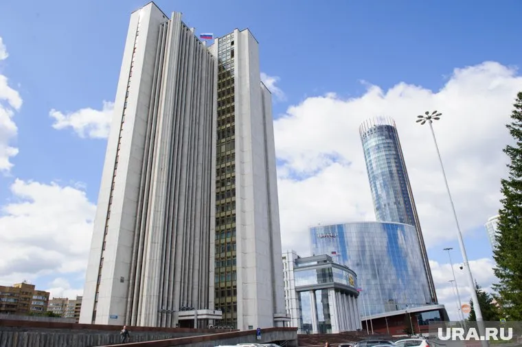 На 19-м этаже «Белого дома» решается судьба двух городов