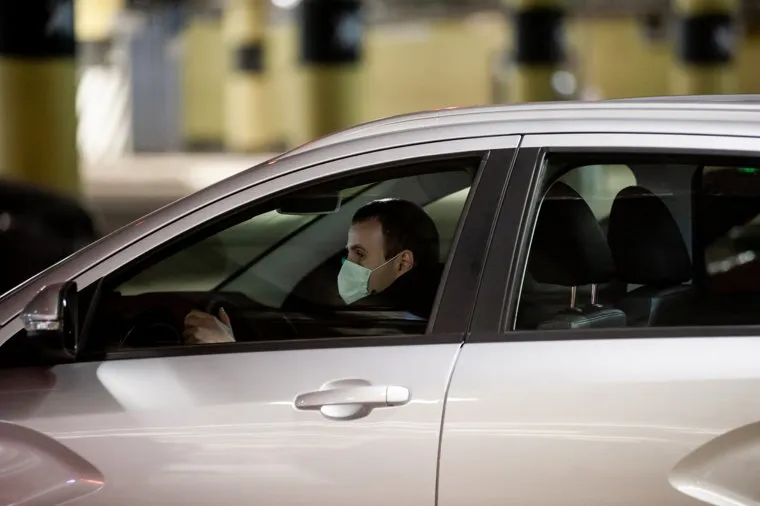 Жизнь в Екатеринбурге во время нерабочей недели, объявленной президентом Путиным для снижения распространения коронавируса COVID-19 