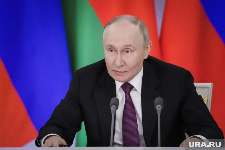 Владимир Путин поручил в кратчайшие сроки разработать программу восстановления приграничных районов