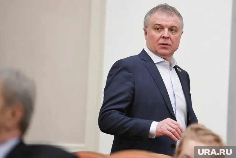 Николай Брыкин вместе с дочерью выделили 1,5 миллиона из личных средств, чтобы перевести их Валере Бурцеву