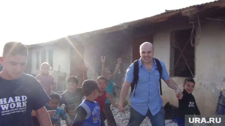 Уральский волонтер, первым из россиян побывавший в Сирии с гуманитарной миссией, вернулся из зоны конфликта.