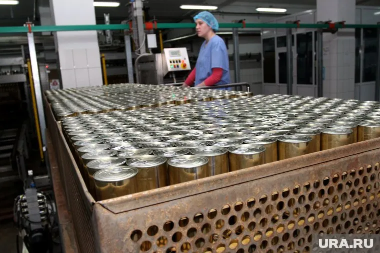 Некачественные консервы должны были убрать из магазинов до 25 марта