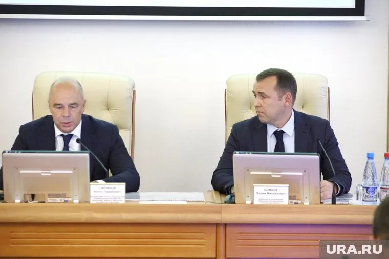 Вадим Шумков (справа) попросил Антона Силуанова помочь курганскому аэропорту