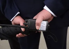 Свердловчане жаловались на мать, чей сын гулял босым, в службу безопасности