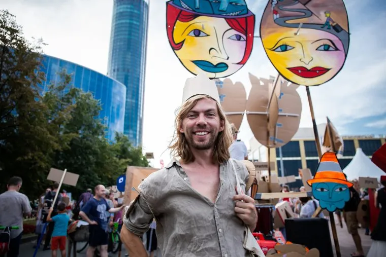 День города 2019 (Карнавальное шествие участников фестиваля "Лица улиц"). Екатеринбург