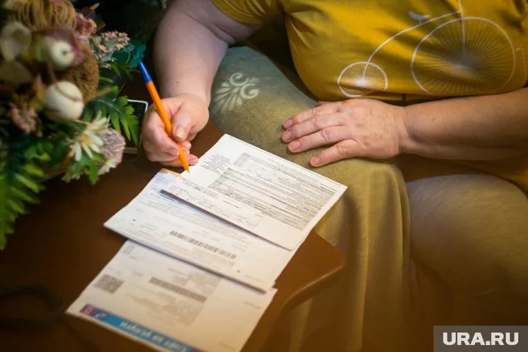 Для списания пени нужно обратиться в управляющую компанию