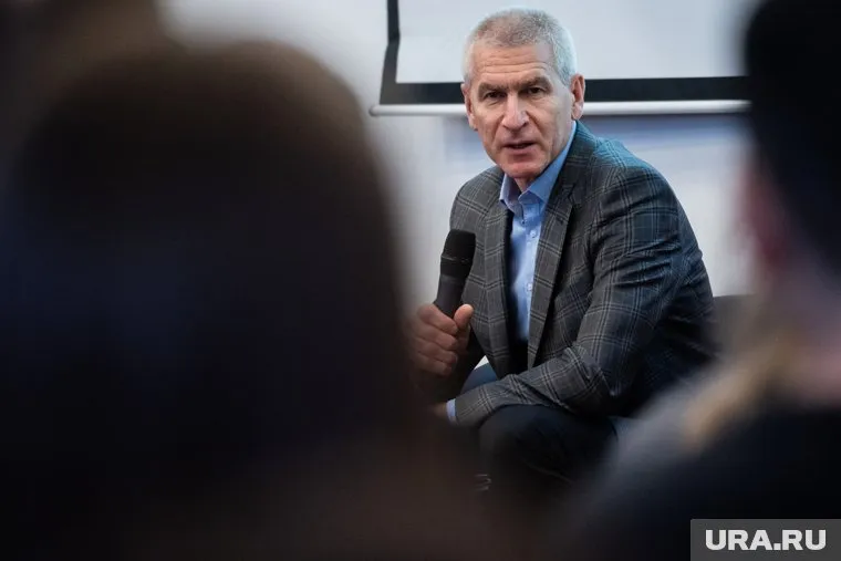 Министр спорта пока не хочет увольняться